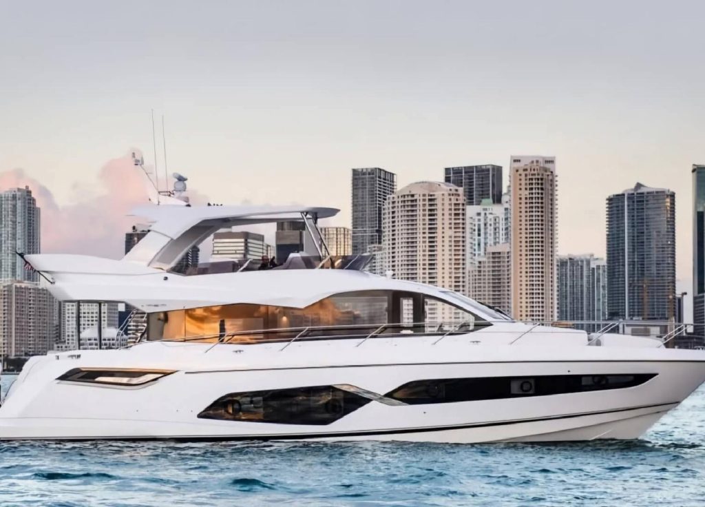 Sunseeker Manhattan 68 „Apollo" – Ansicht 2