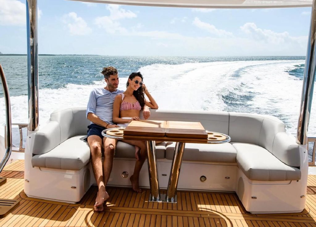 Sunseeker Manhattan 68 „Apollo" – Deck