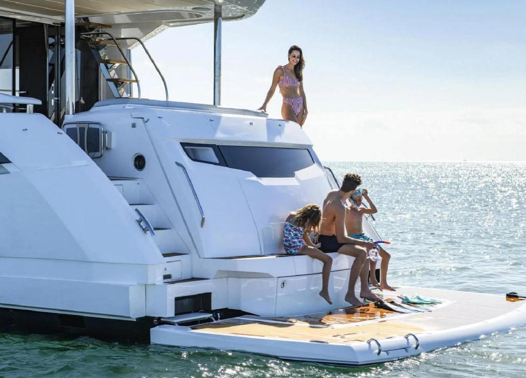 Sunseeker Manhattan 68 „Apollo" – Badeplattform