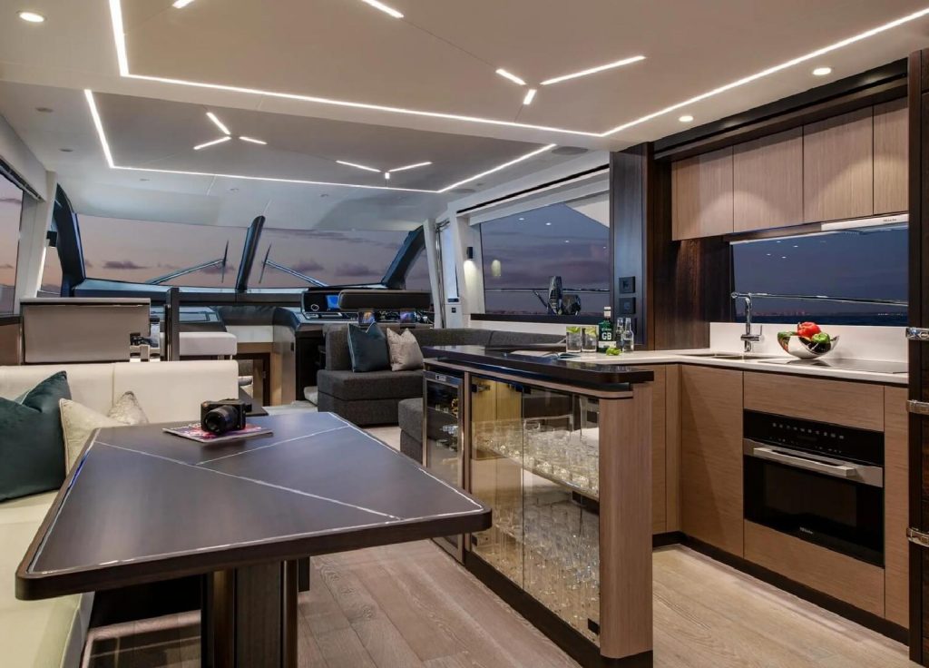 Sunseeker Manhattan 68 „Apollo" – Ansicht 9