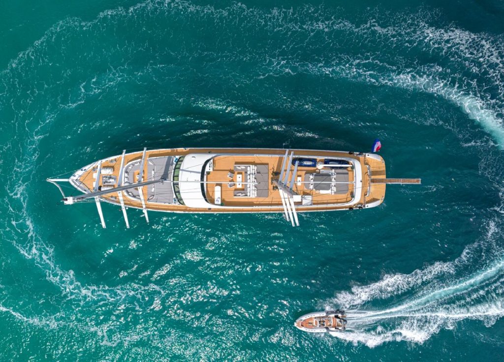 MS Custom made 43.5m „Aurum Sky" – Ansicht 3