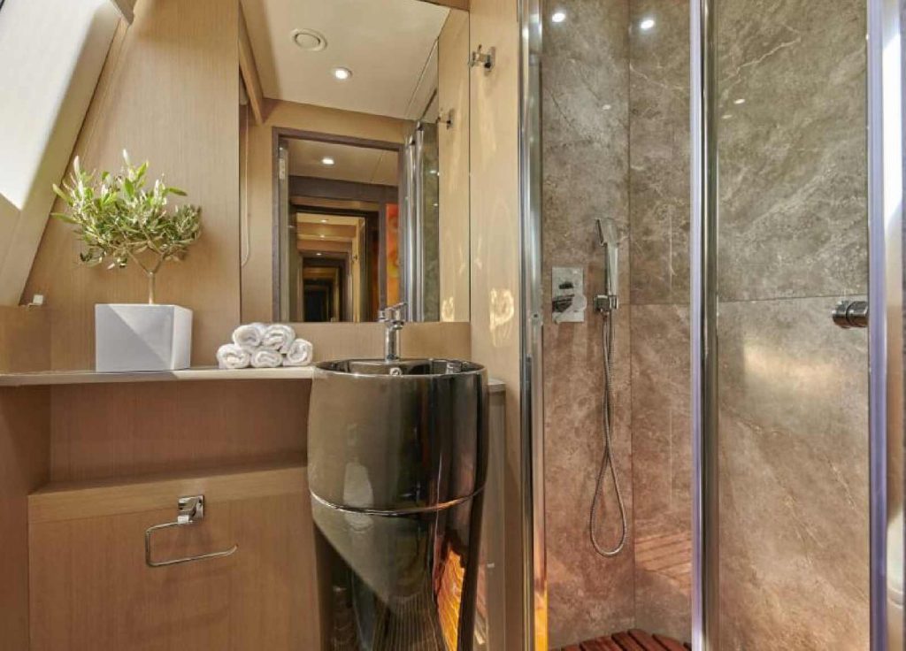 Azimut 88 „La Fenice" – Bad