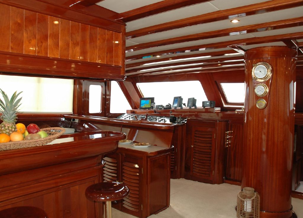 Custom built 38 „Matina" – Cockpit