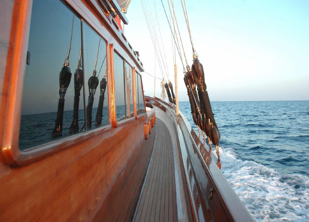 Custom built 38 „Matina" – Deck