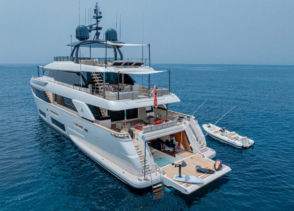 Custom Line Navetta 33 „Diana II" – Ansicht 3