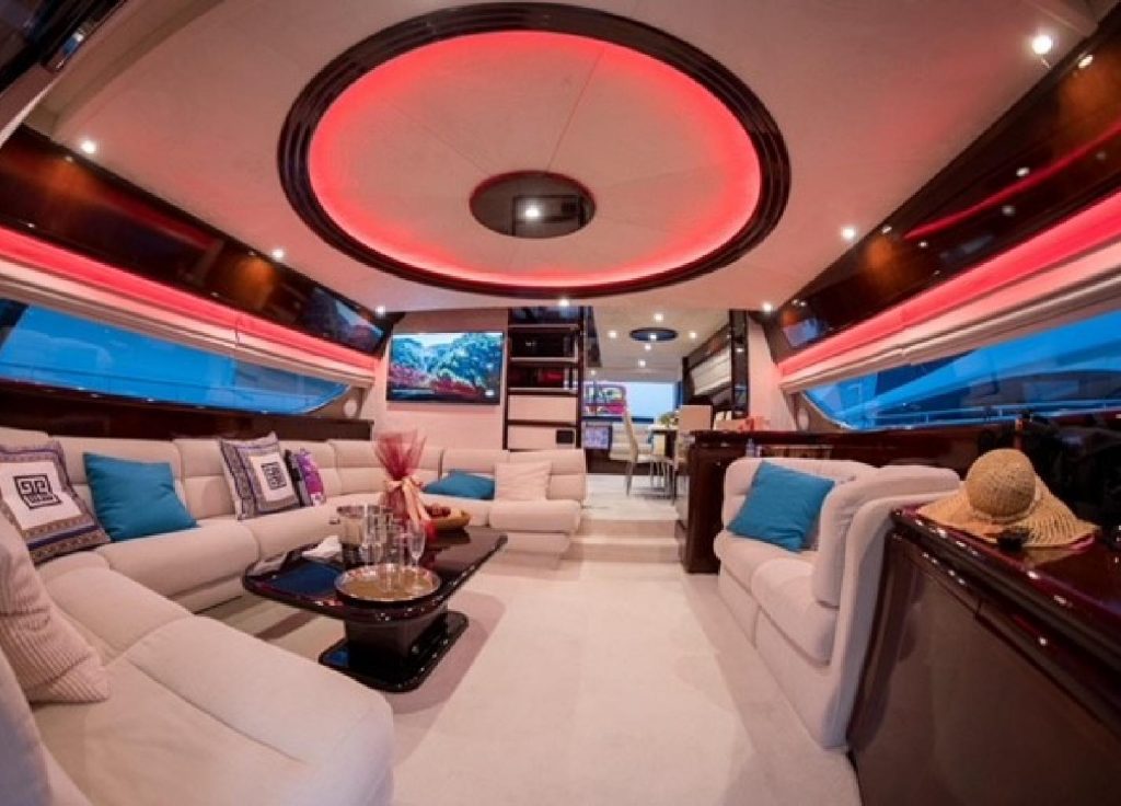 Ferretti 72 „Hasard" – Ansicht 8