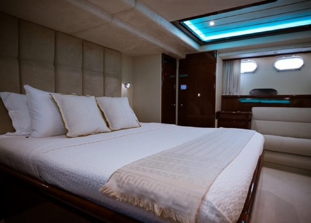 Ferretti 72 „Hasard" – Ansicht 2