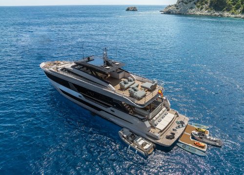 Luxusyacht Ferretti 30m "Nailu+"