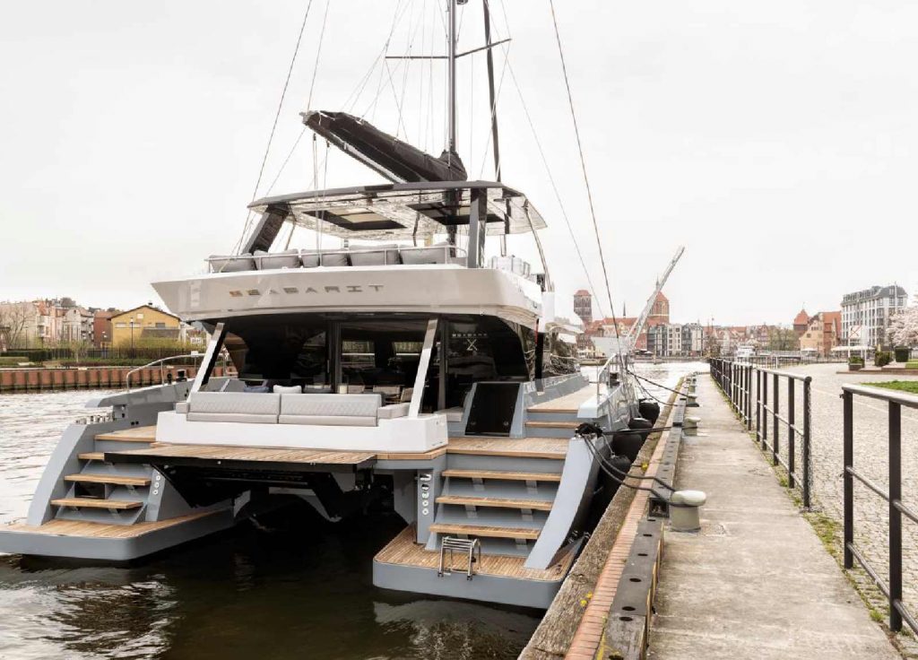 Moon Yacht „Seabarit LX" – Ansicht 2