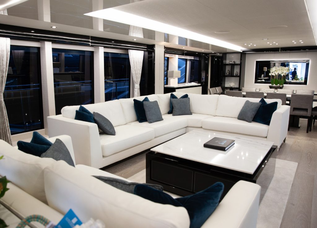 Sunseeker 131 "Sonishi" – Lounge