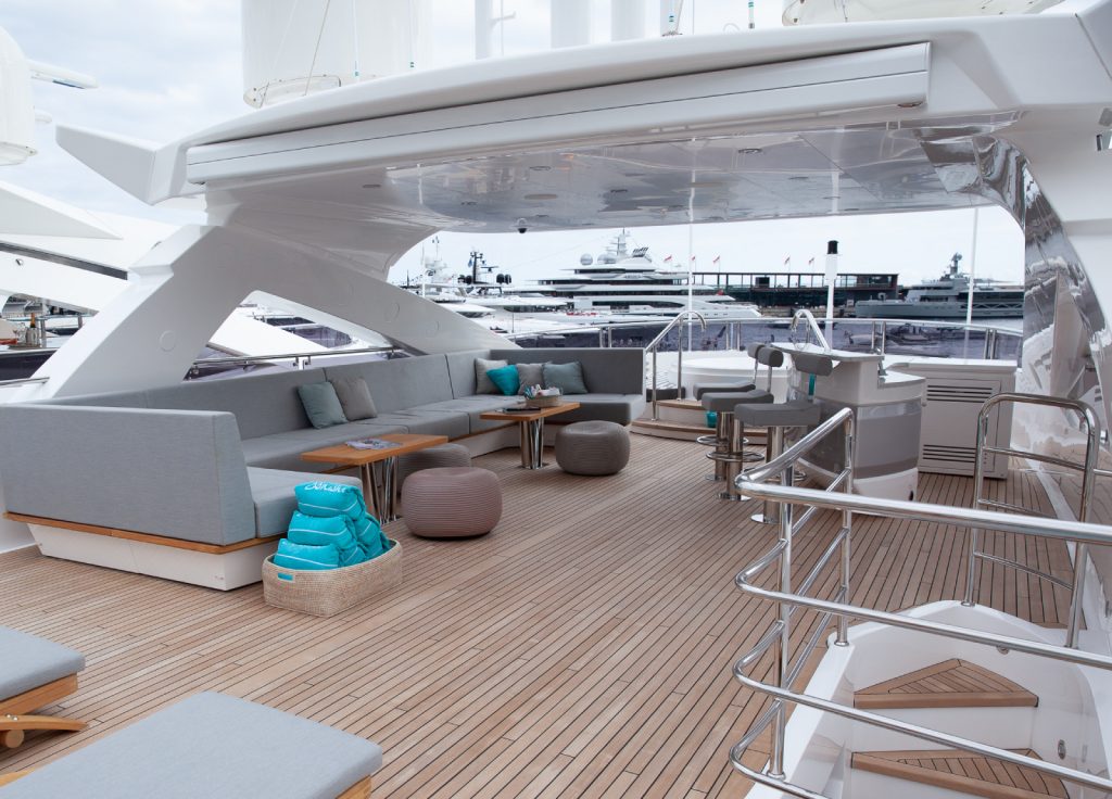 Sunseeker 131 "Sonishi" – Lounge