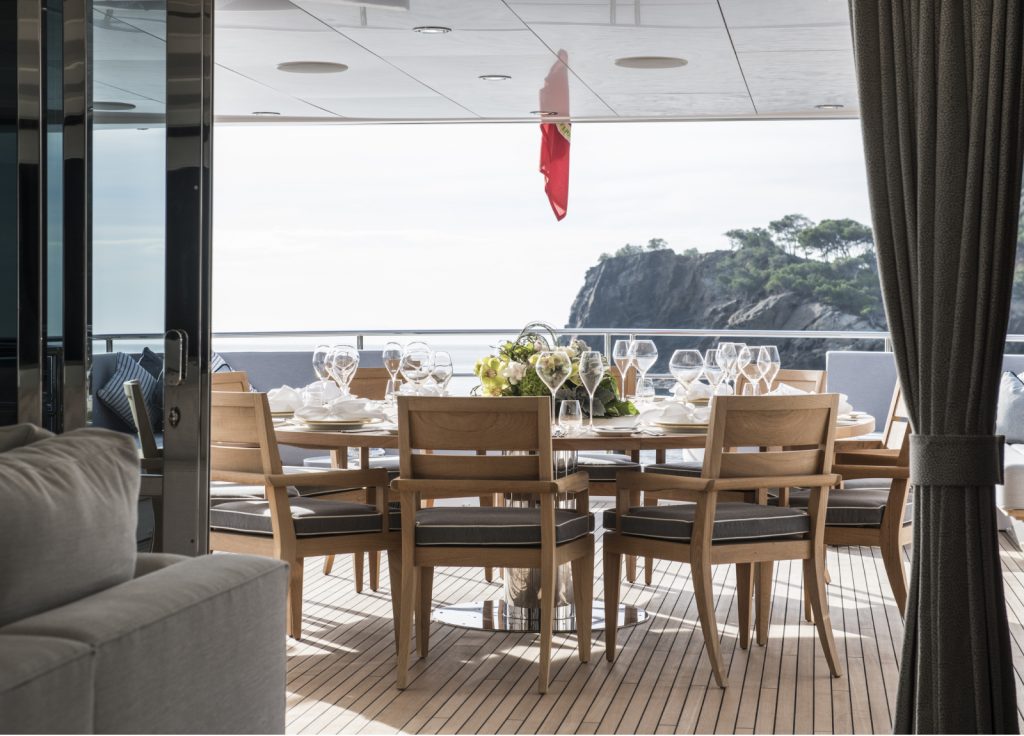 Sunseeker 40m "Berco Voyager" – Essbereich