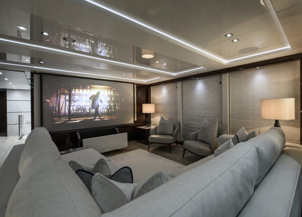 Sunseeker 40m "Berco Voyager" – Kinoraum