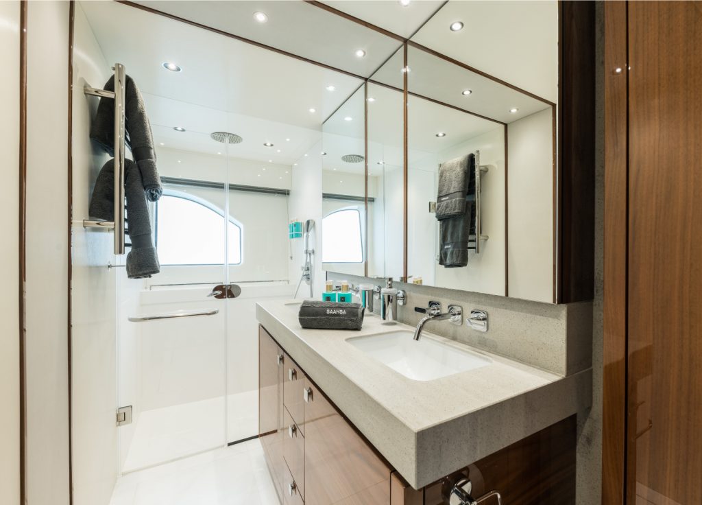 Sunseeker 76 "Saahsa" – Bad