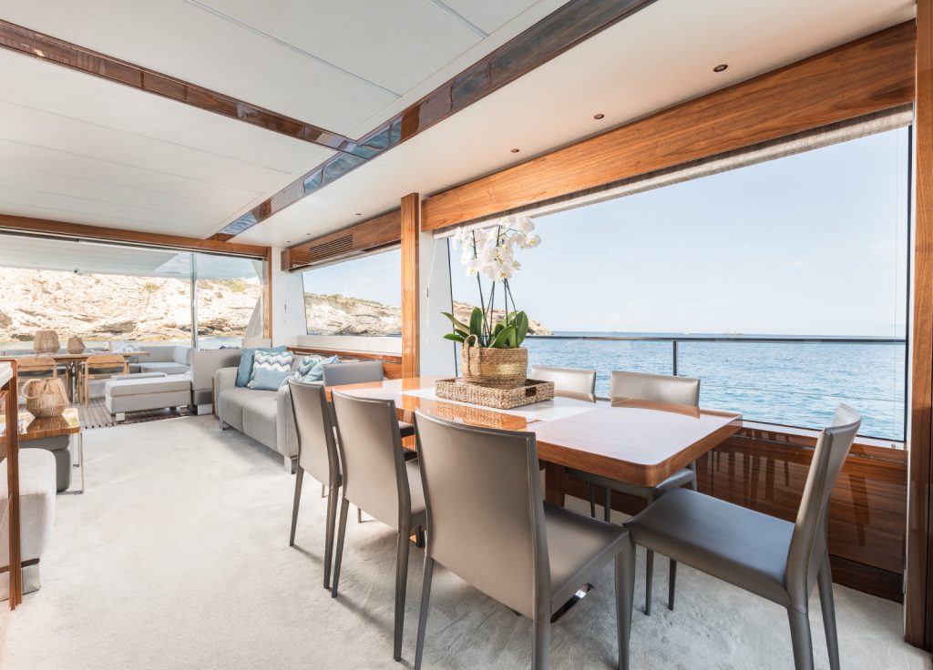 Sunseeker 76 "Saahsa" – Essbereich