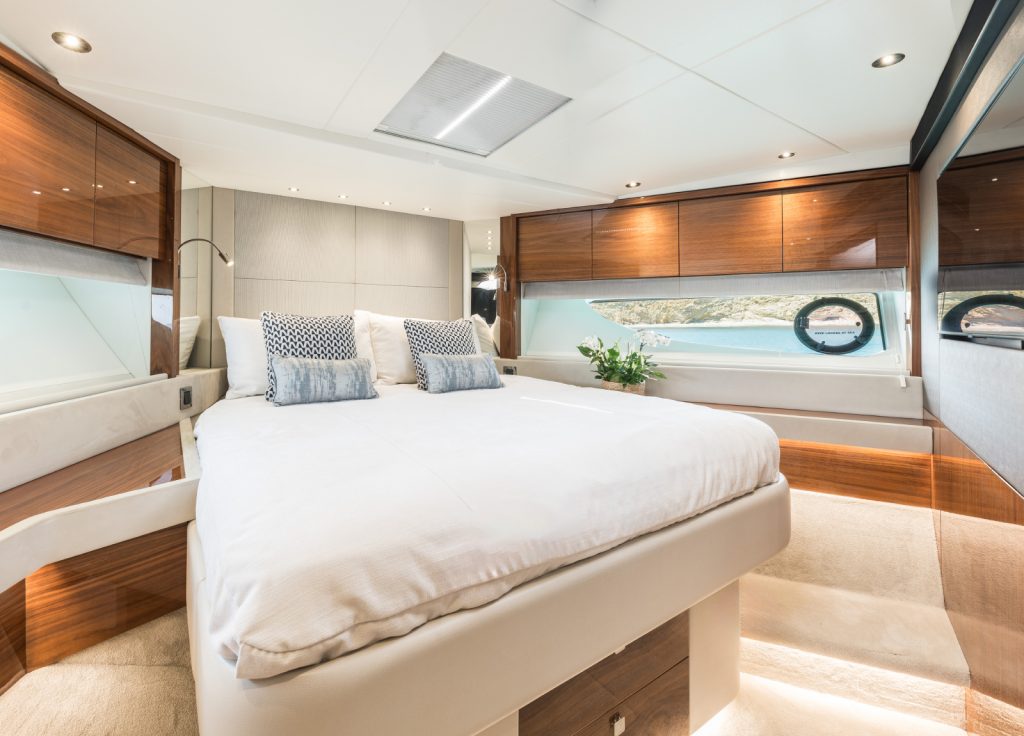 Sunseeker 76 "Saahsa" – VIP-Kabine