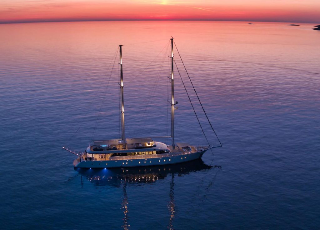MS Custom made 43.5m „Aurum Sky" – Ansicht 6