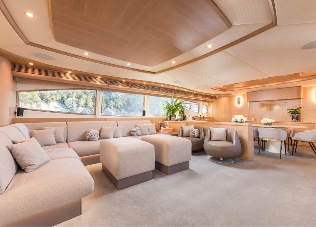 Astondoa 102 GLX "B4" – Innenbereich