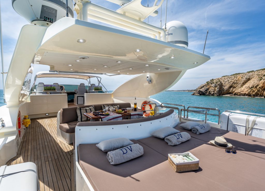 Astondoa 102 GLX "Dolce Vita IV" – Flybridge