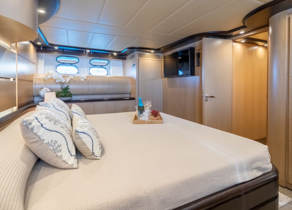 Astondoa 102 GLX "Dolce Vita IV" – VIP-Kabine
