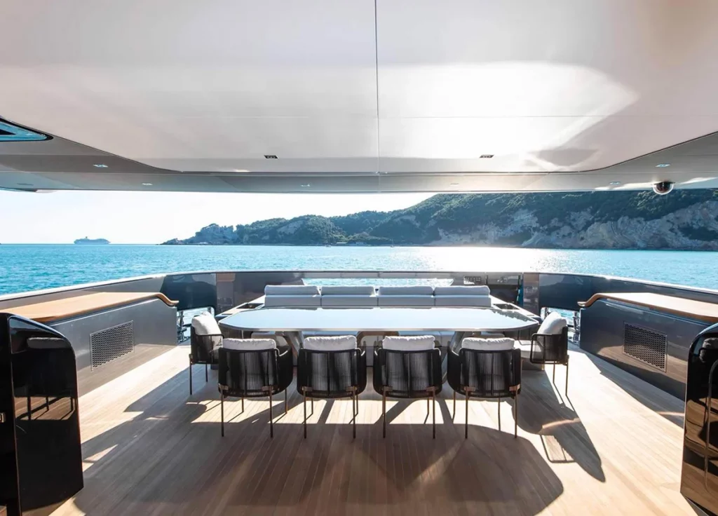 Baglietto 40m "Panam" – Essbereich