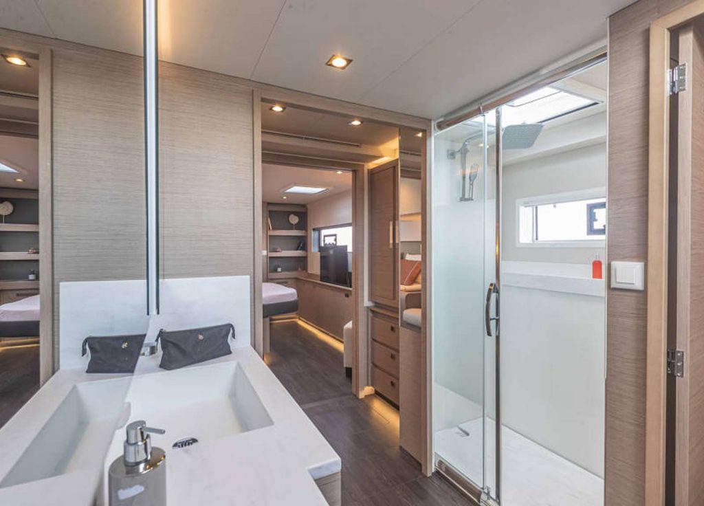 Fountaine Pajot Samana 59 "Alma" – Bad