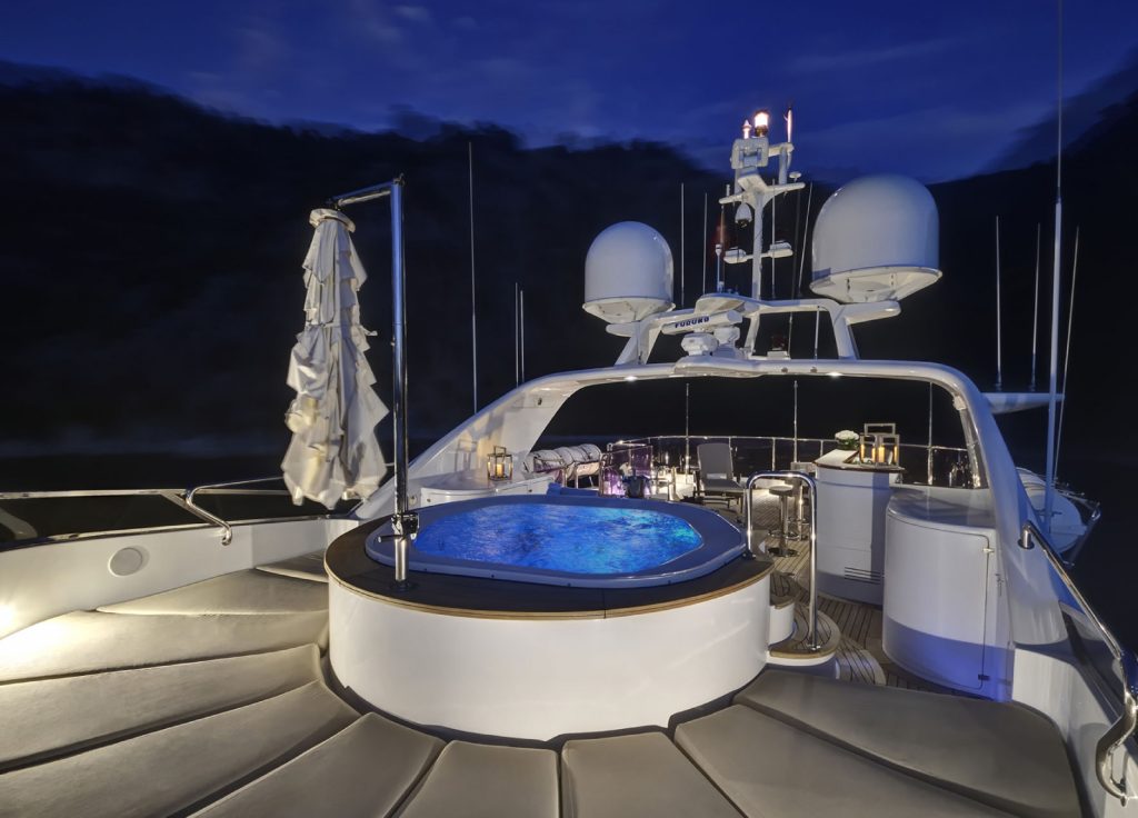 Benetti Classic 120 "Quest R" – Jacuzzi