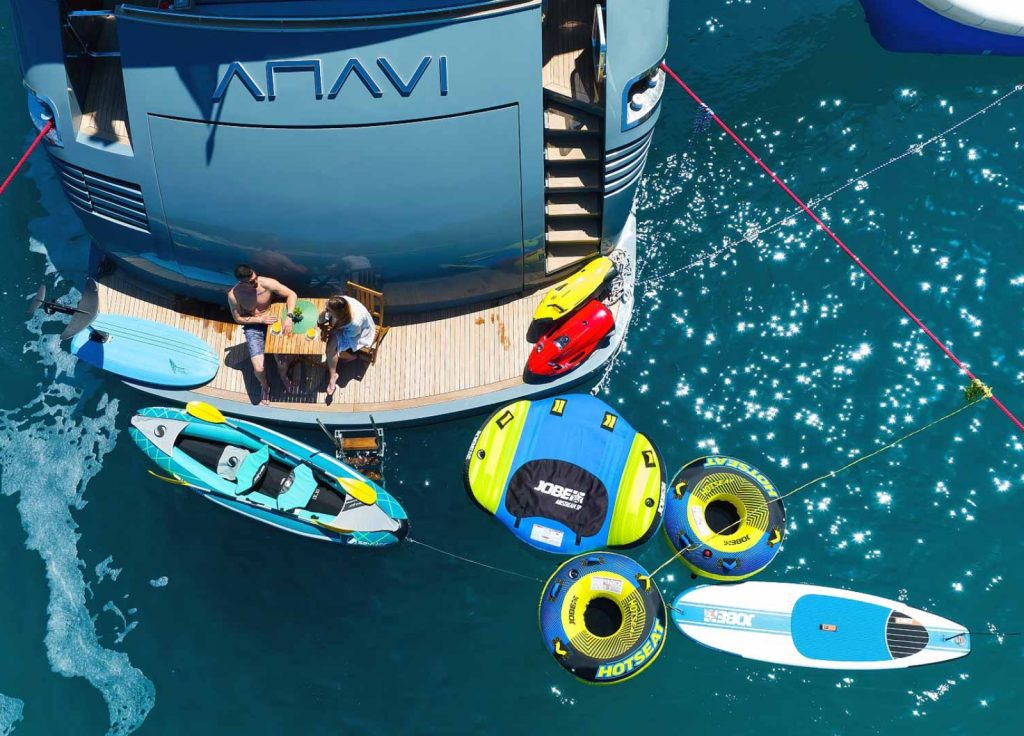 Admiral 35 "Anavi" – Wasserspielzeug