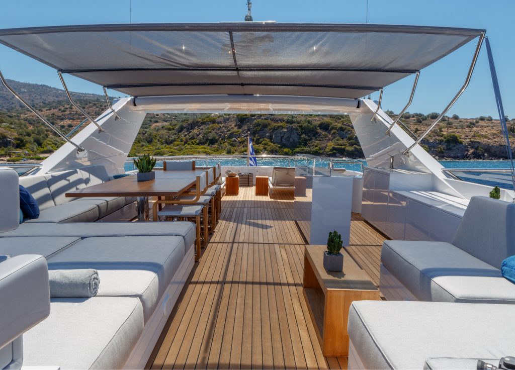 Cantieri di Pisa Akhir 100 "Shooting Star" – Flybridge