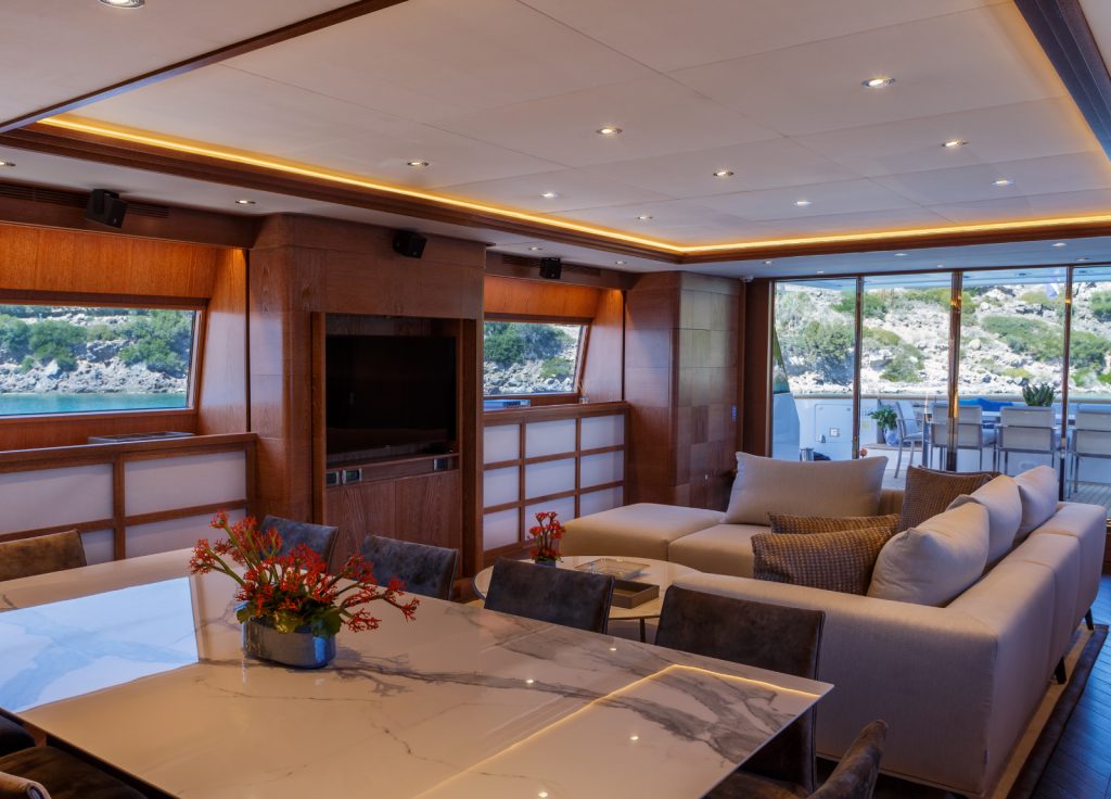 Cantieri di Pisa Akhir 100 "Shooting Star" – Salon