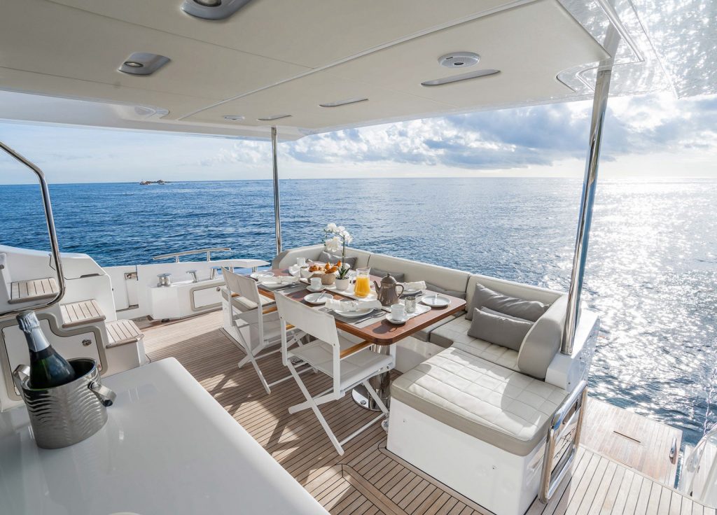 Azimut 72 Fly "Mineira" – Flybridge