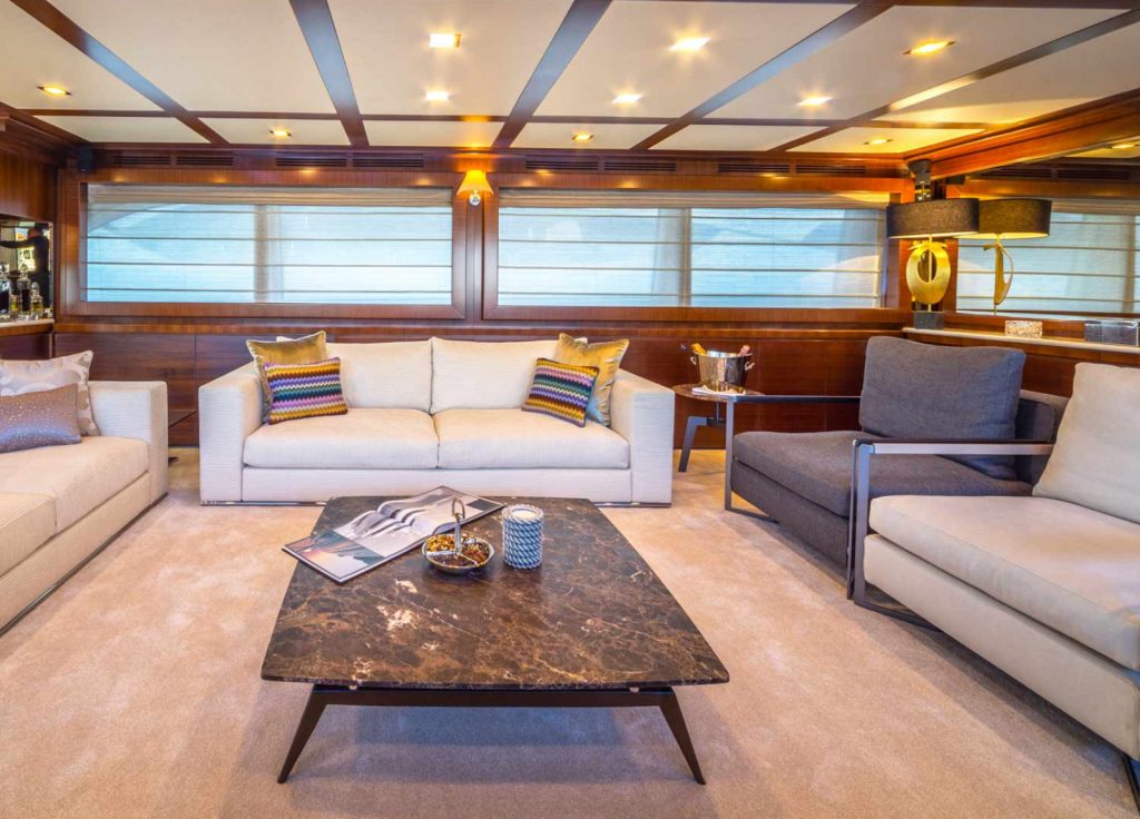 Ferretti Navetta 33 "Seventh Sense" – Innenbereich