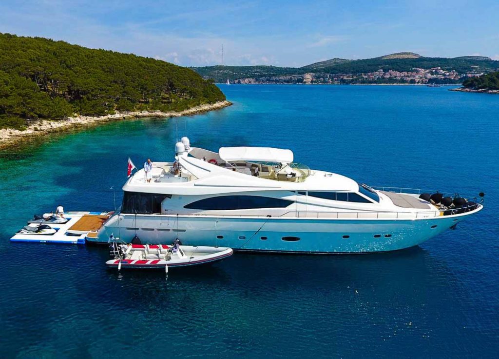 Ferretti 880 "Miss Katariina" – Ansicht 3