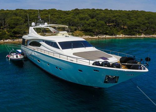 Luxusyacht Ferretti 880 "Miss Katariina"