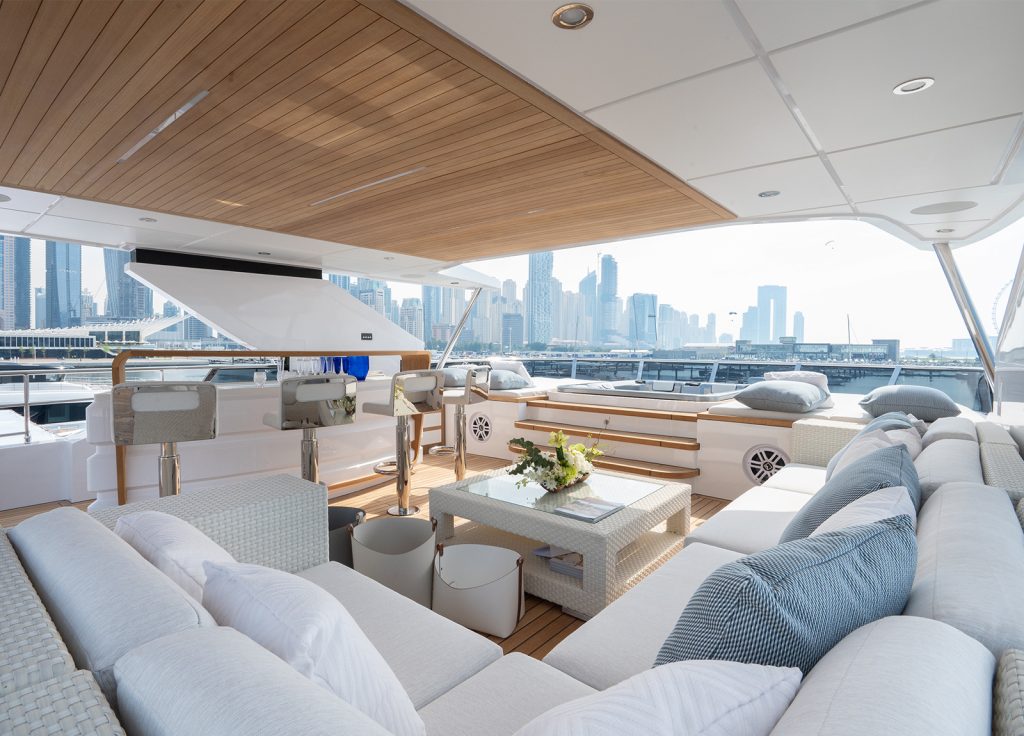 Majesty 120 "Olivia" – Flybridge