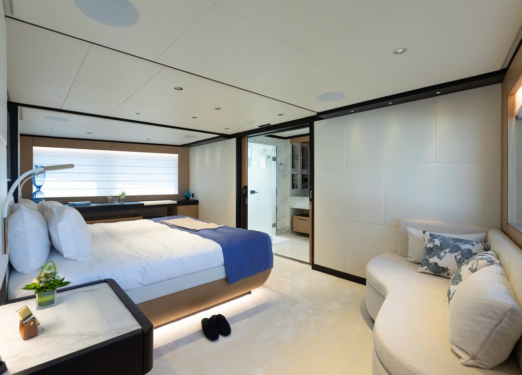 Majesty 120 "Olivia" – Mastersuite