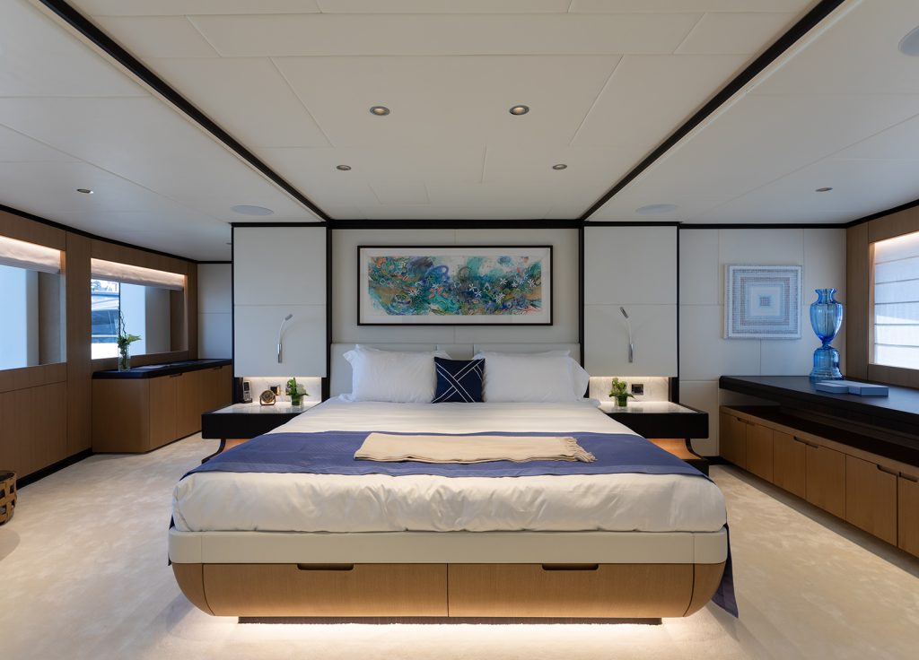 Majesty 120 "Olivia" – Mastersuite