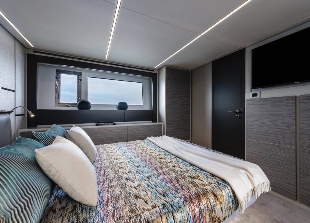 Pershing 6X "Saints" – Mastersuite