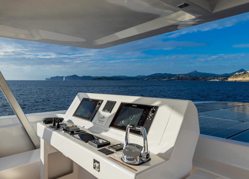 Silent Yachts "Silent Dream" – Flybridge
