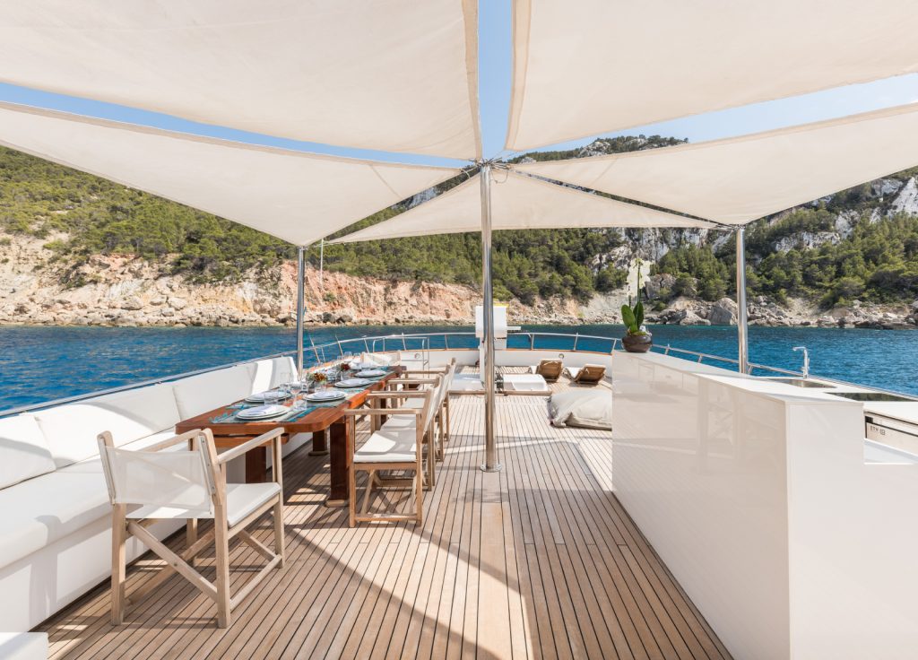 CRN Ancona 34m "Spirit of MK" – Flybridge