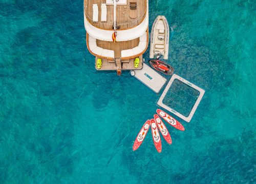 CRN Ancona 34m "Spirit of MK" – Wasserspielzeug