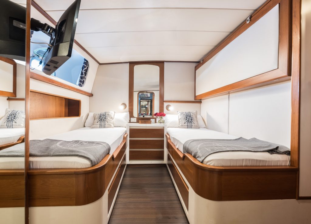 CRN Ancona 34m "Spirit of MK" – Kabine