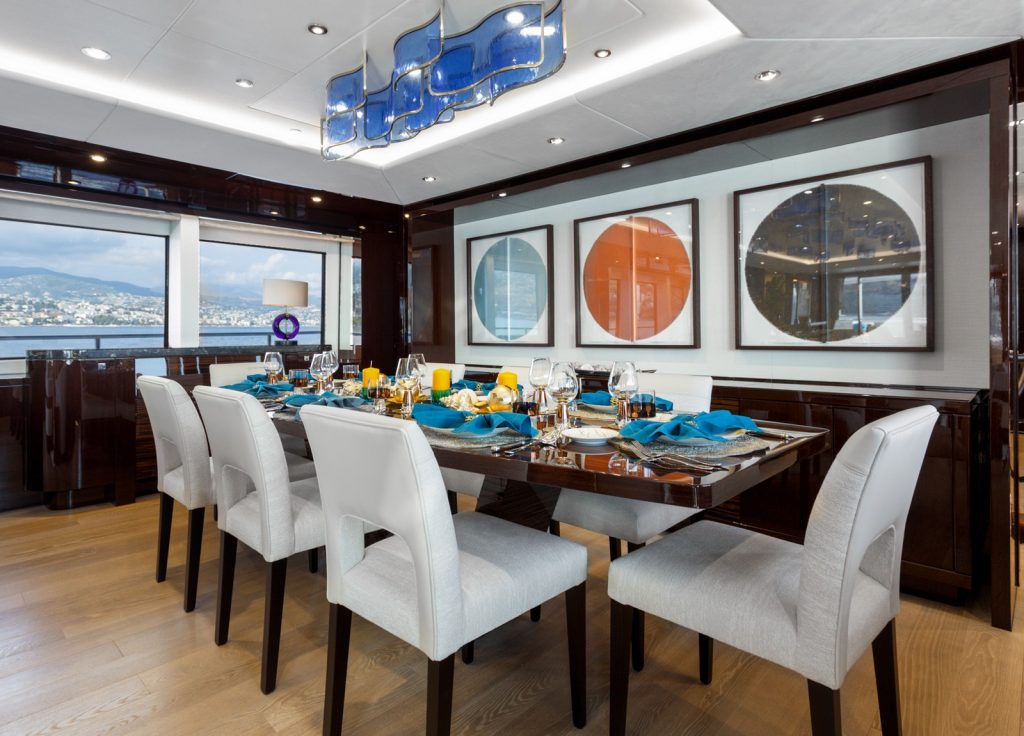 Sunseeker 131 "No.9" – Essbereich