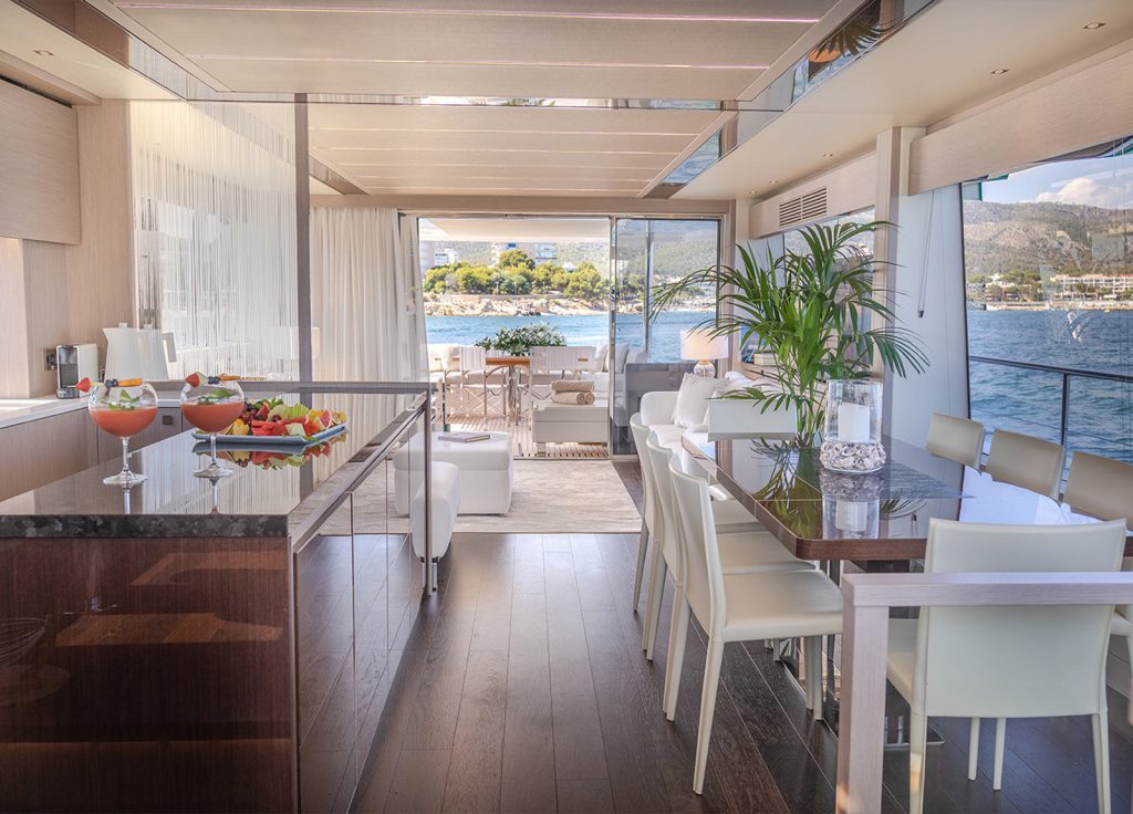 Sunseeker 76 "Lady M" – Essbereich