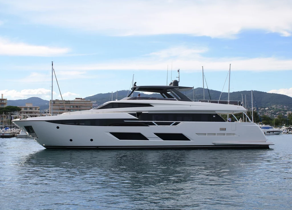 Ferretti 920 "Nineteen 42" – Ansicht 3