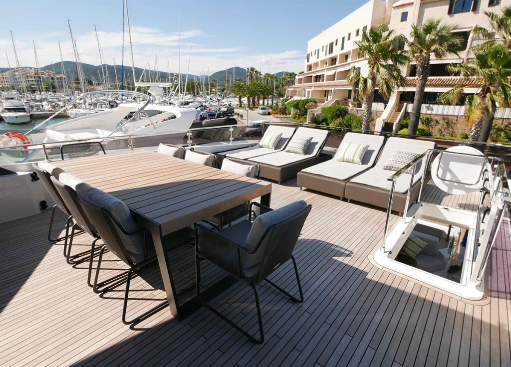 Ferretti 920 "Nineteen 42" – Ansicht 5