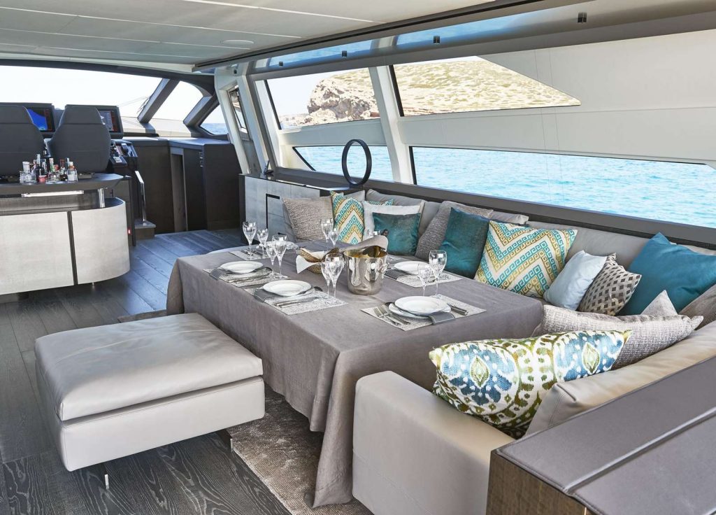 Pershing 9X "Baloo III" – Lounge
