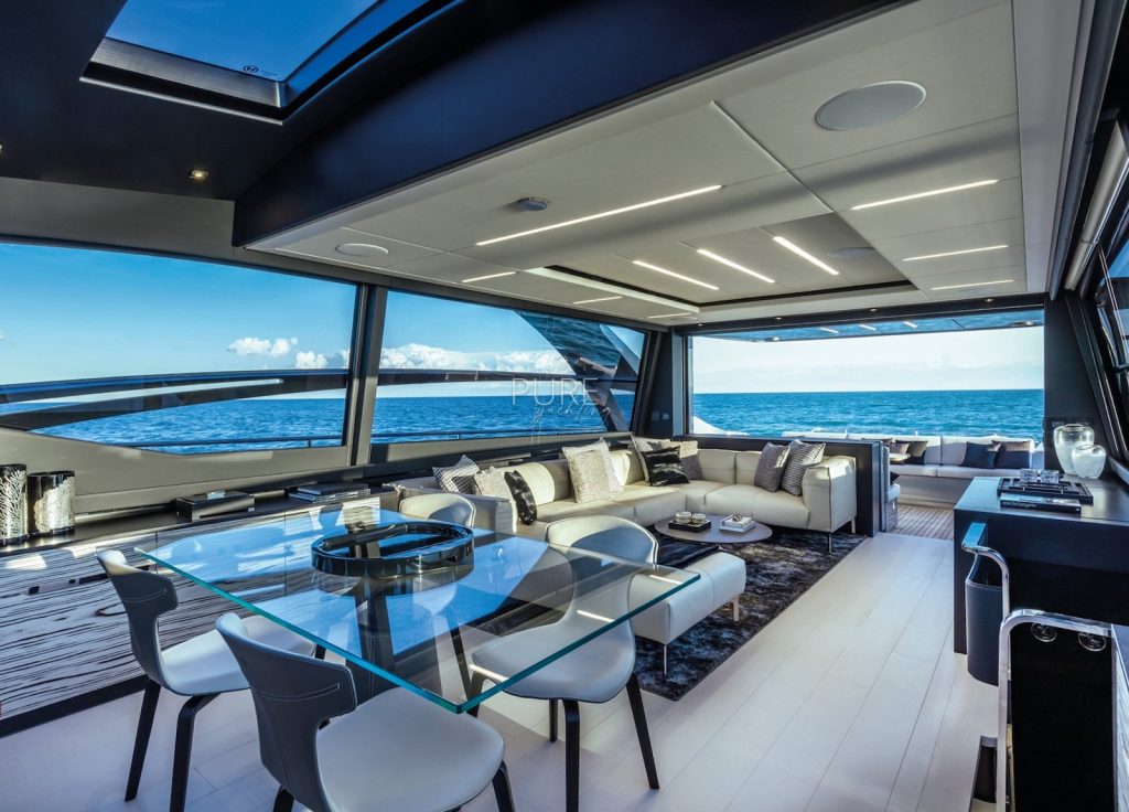 Pershing 8X "Beyond" – Lounge