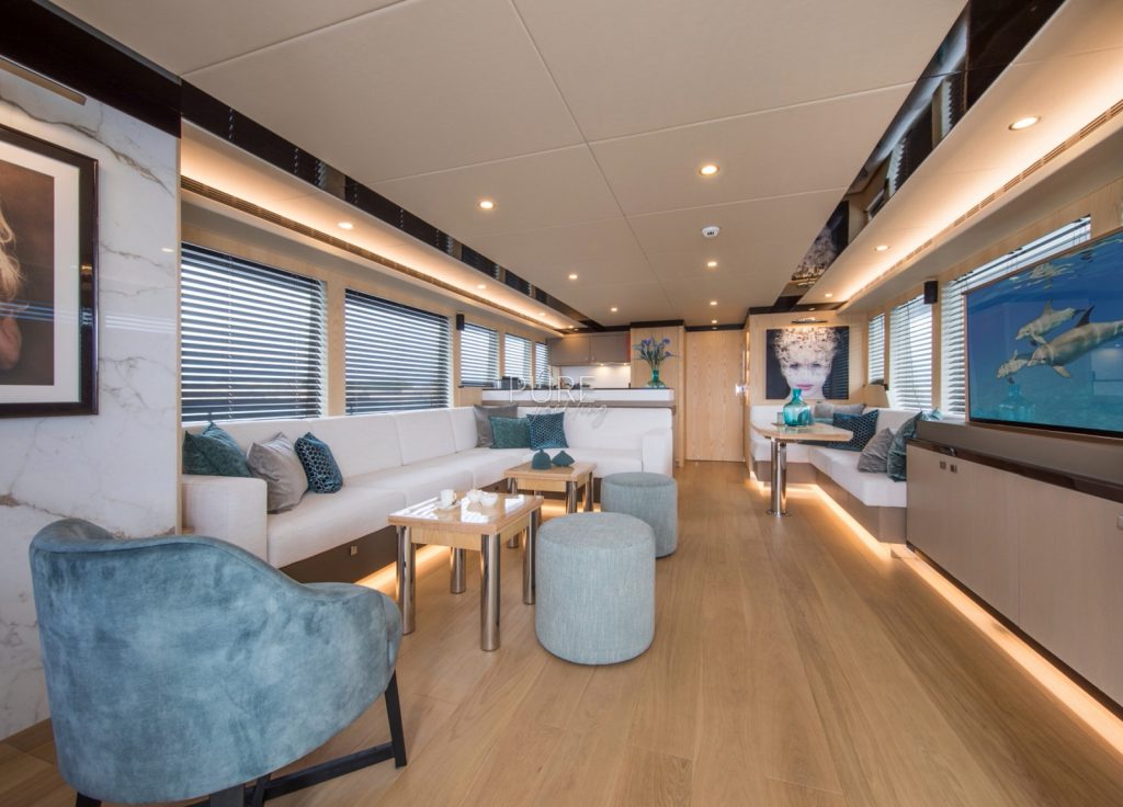 Vanquish 82 “Sea Story” – Lounge