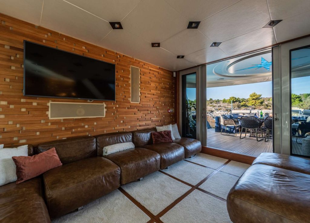 Oceanline 127 "One Blue" – Lounge
